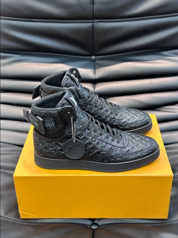 LOUIS VUITTON RIVOLI SNEAKER BOOT IN BLACK – LSVT327 - Image 2