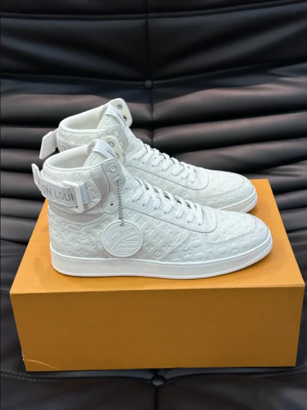 LOUIS VUITTON RIVOLI SNEAKER BOOT IN WHITE – LSVT328 - Image 2