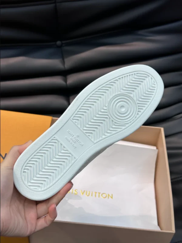 LOUIS VUITTON RIVOLI SNEAKER BOOT IN WHITE – LSVT328 - Image 10