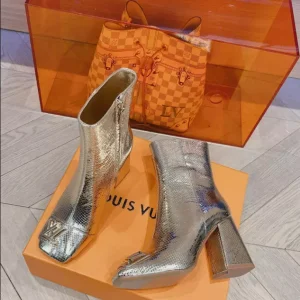 LOUIS VUITTON SHAKE ANKLE BOOT – WLS016