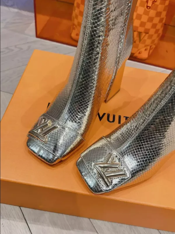 LOUIS VUITTON SHAKE ANKLE BOOT – WLS016 - Image 8