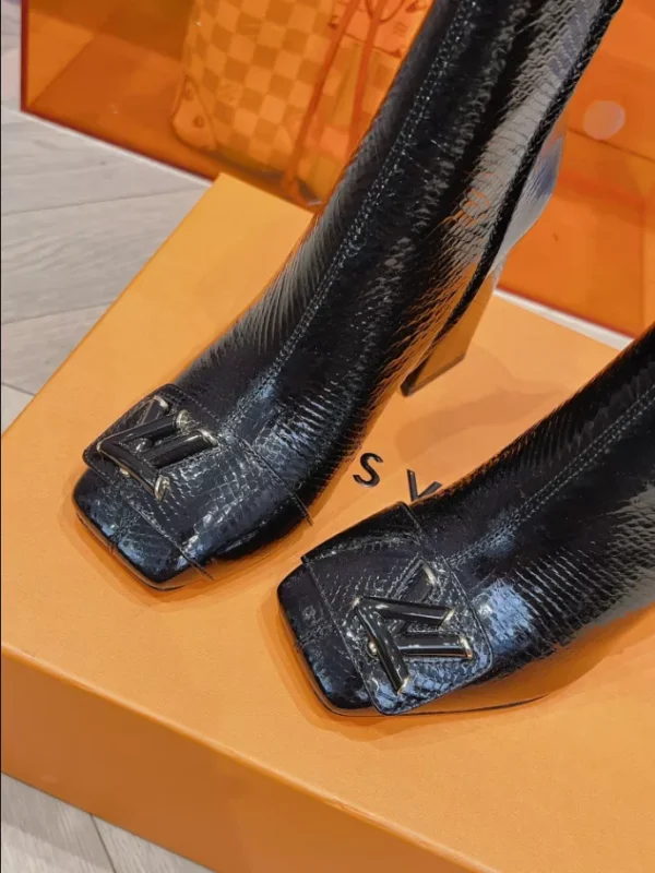 LOUIS VUITTON SHAKE ANKLE BOOT – WLS017 - Image 7