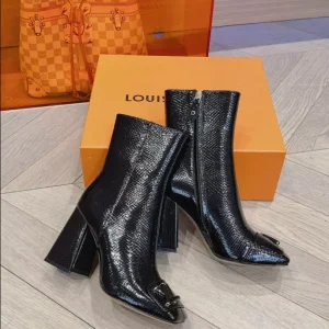 LOUIS VUITTON SHAKE ANKLE BOOT – WLS017