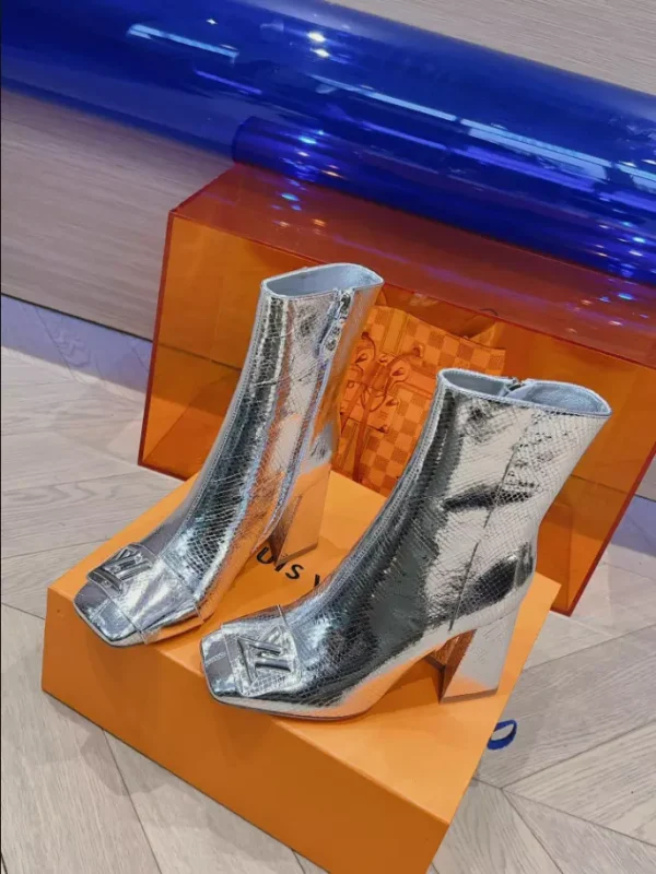 LOUIS VUITTON SHAKE ANKLE BOOT – WLS018 - Image 7