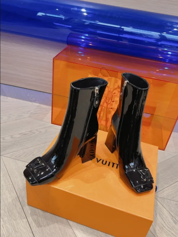 LOUIS VUITTON SHAKE ANKLE BOOT – WLS019 - Image 3