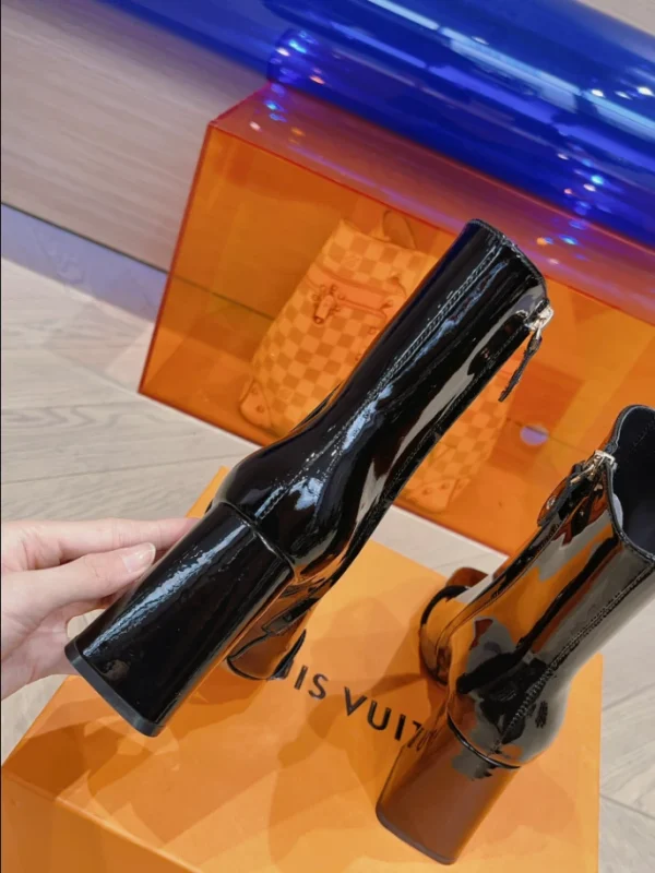 LOUIS VUITTON SHAKE ANKLE BOOT – WLS019 - Image 5