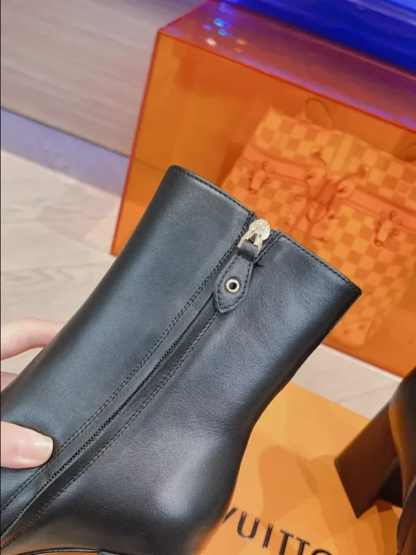 LOUIS VUITTON SHAKE ANKLE BOOT – WLS020 - Image 3