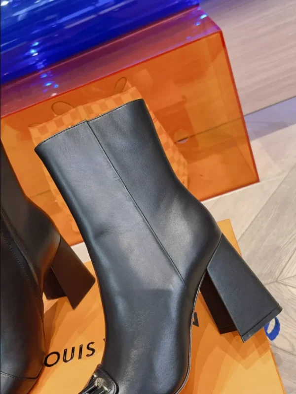 LOUIS VUITTON SHAKE ANKLE BOOT – WLS020 - Image 5