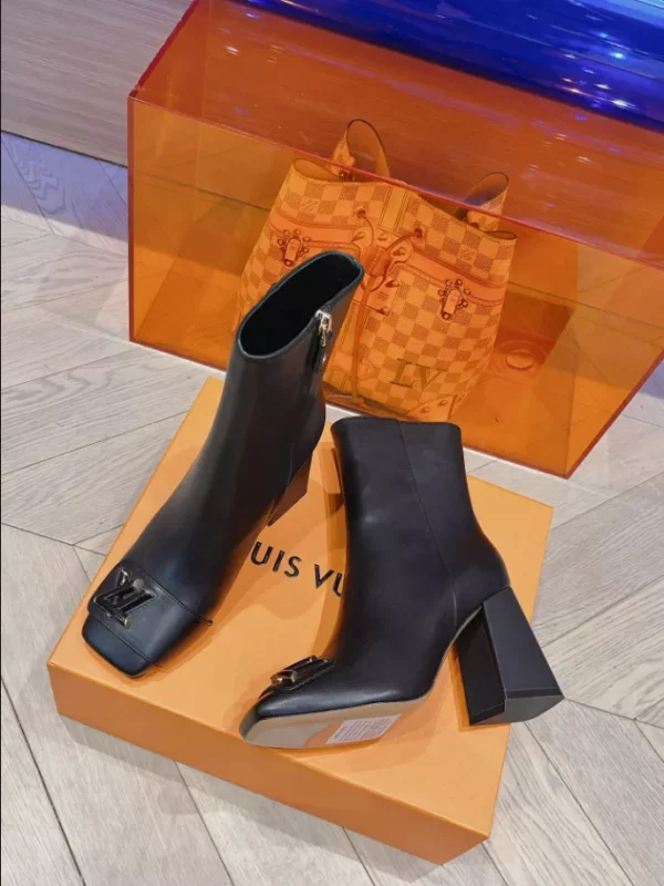 LOUIS VUITTON SHAKE ANKLE BOOT – WLS020 - Image 7