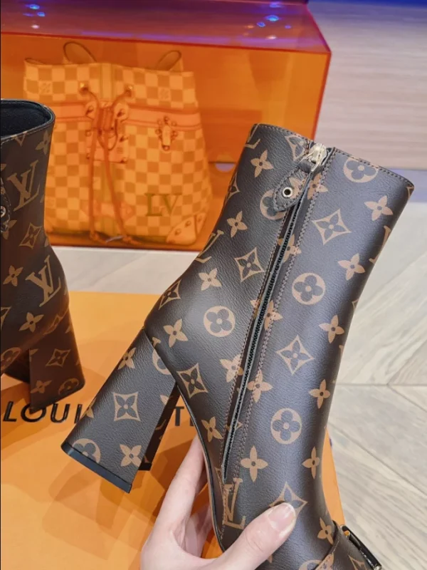 LOUIS VUITTON SHAKE ANKLE BOOT – WLS021 - Image 6