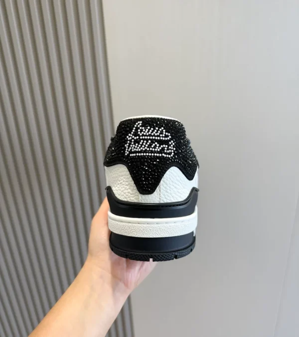 LOUIS VUITTON SNEAKER – LSVT325 - Image 5