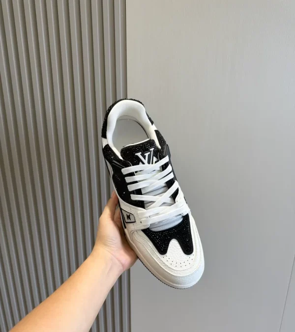 LOUIS VUITTON SNEAKER – LSVT325 - Image 8