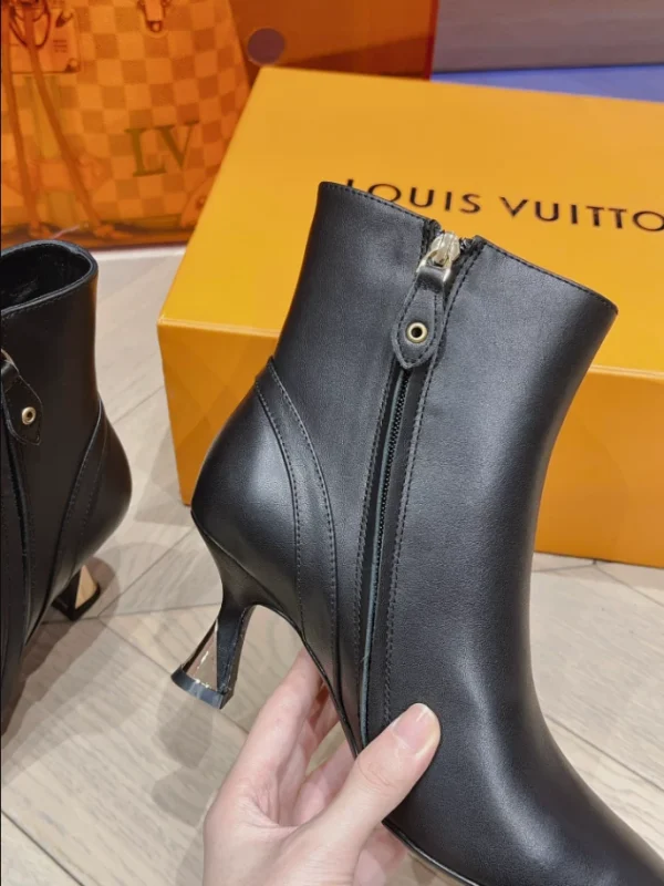 LOUIS VUITTON SPARKLE ANKLE BOOT – WLS001 - Image 4