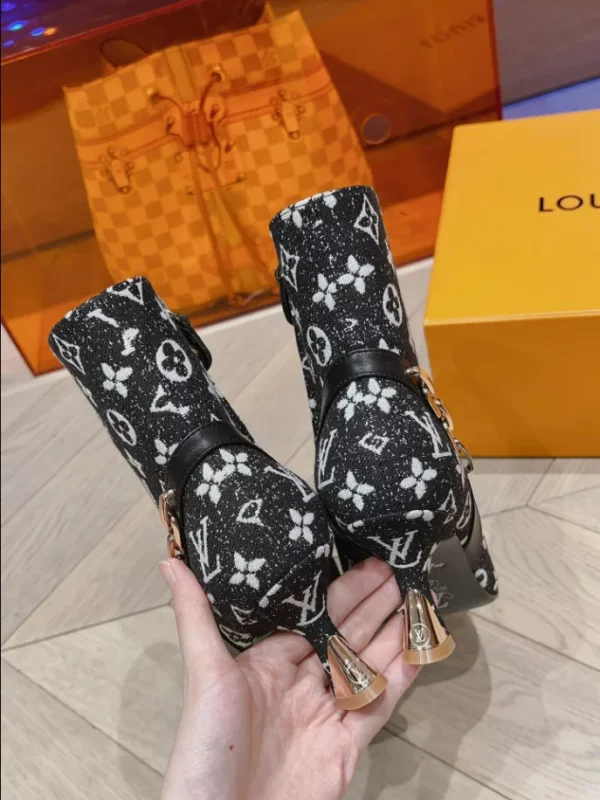 LOUIS VUITTON SPARKLE ANKLE BOOT – WLS003 - Image 9