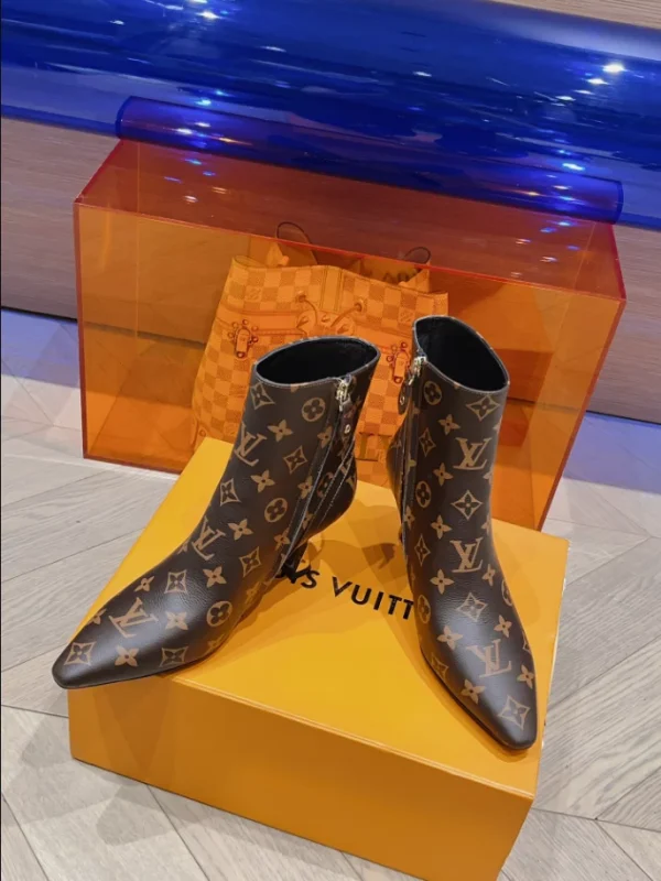 LOUIS VUITTON SPARKLE ANKLE BOOT – WLS004 - Image 3
