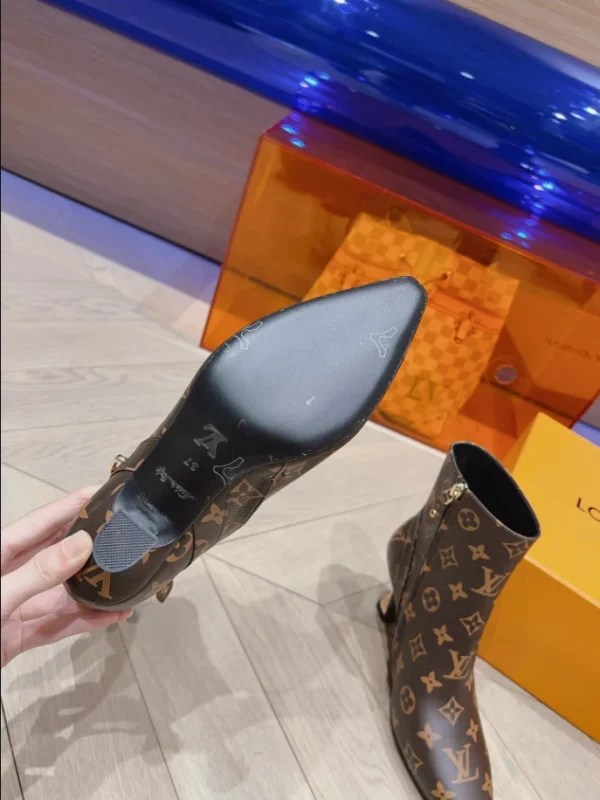 LOUIS VUITTON SPARKLE ANKLE BOOT – WLS004 - Image 4