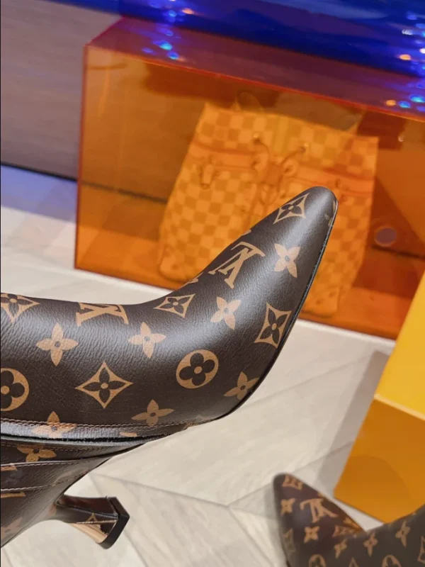LOUIS VUITTON SPARKLE ANKLE BOOT – WLS004 - Image 6