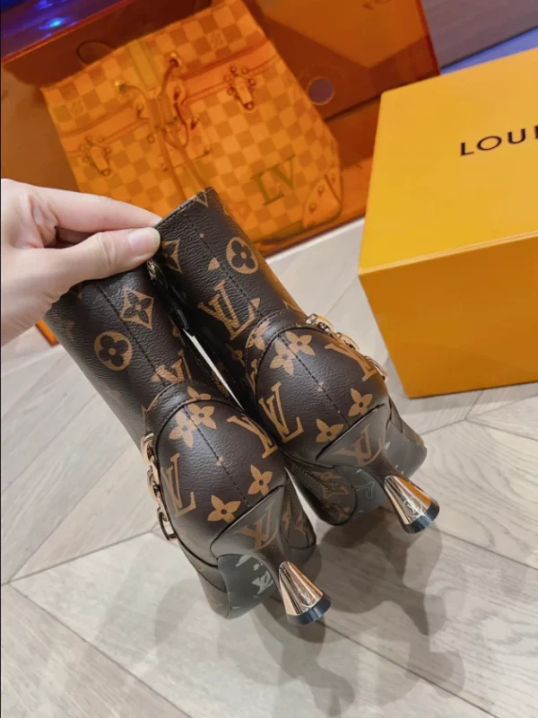 LOUIS VUITTON SPARKLE ANKLE BOOT – WLS004 - Image 8