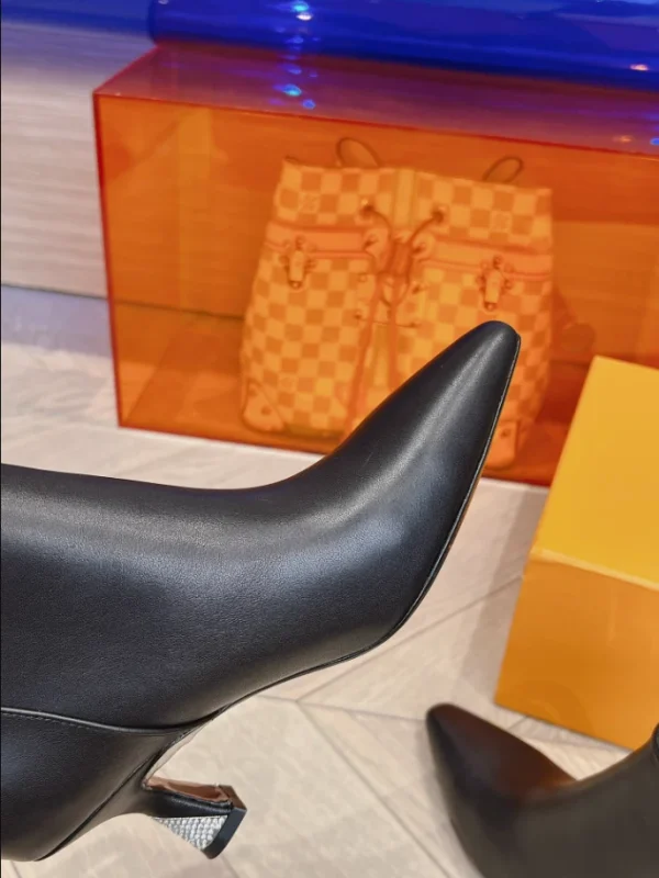 LOUIS VUITTON SPARKLE ANKLE BOOT – WLS006 - Image 8