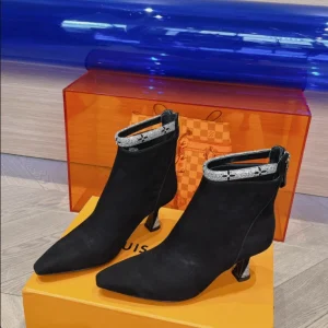 LOUIS VUITTON SPARKLE ANKLE BOOT – WLS008