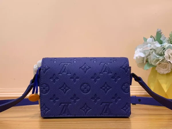 LOUIS VUITTON STEAMER WEARABLE WALLET – WLM581 - Image 2