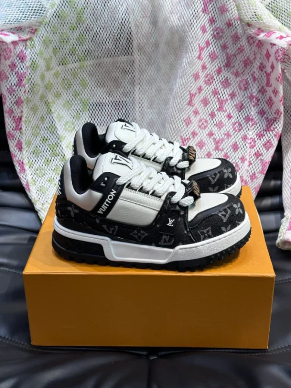 LOUIS VUITTON TRAINER MAXI SNEAKERS – LSVT377 - Image 9