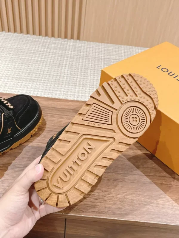 LOUIS VUITTON TRAINER MAXI SNEAKERS – LSVT380 - Image 4
