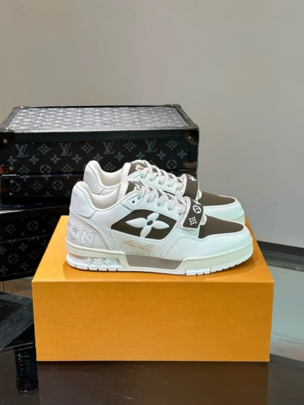 LOUIS VUITTON TRAINER SNEAKERS IN BEIGE – LSVT355 - Image 2