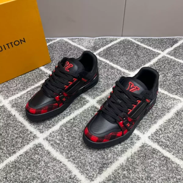 LOUIS VUITTON TRAINER SNEAKERS IN BLACK – LSVT362 - Image 10