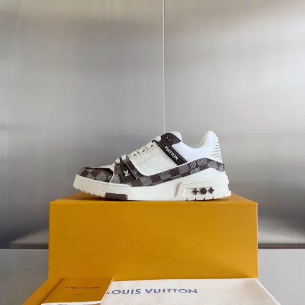 LOUIS VUITTON TRAINER SNEAKERS  – LSVT363 - Image 3