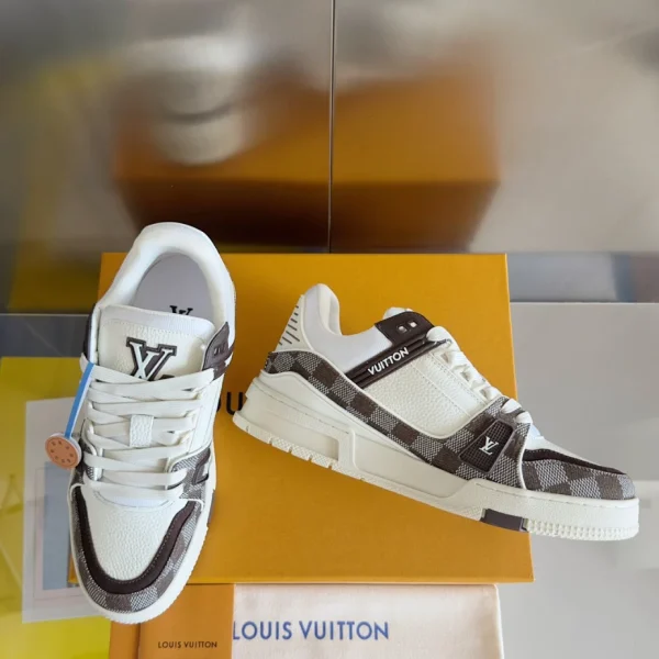 LOUIS VUITTON TRAINER SNEAKERS  – LSVT363 - Image 5