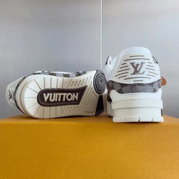 LOUIS VUITTON TRAINER SNEAKERS  – LSVT363 - Image 9