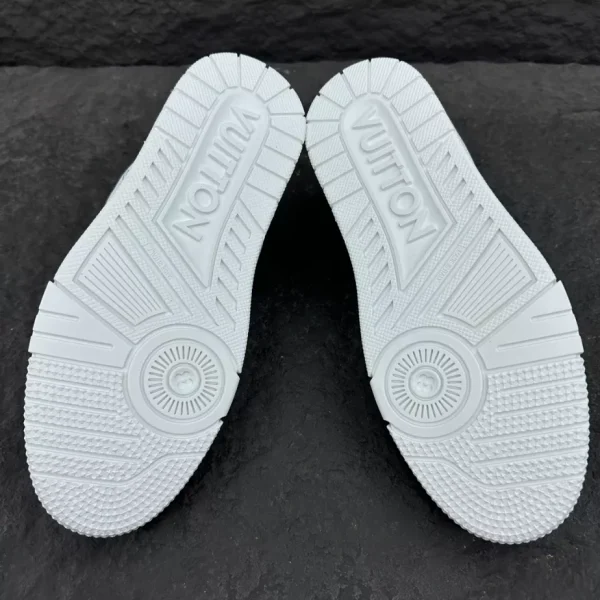 LOUIS VUITTON TRAINER SNEAKERS – LSVT367 - Image 5