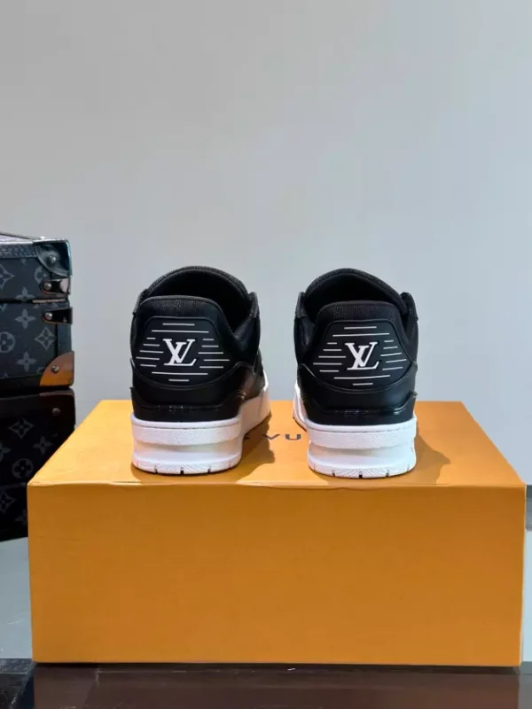 LOUIS VUITTON TRAINER SNEAKERS – LSVT391 - Image 4