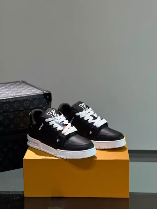 LOUIS VUITTON TRAINER SNEAKERS – LSVT391 - Image 7