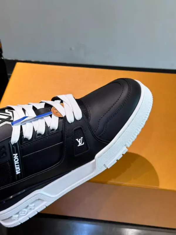 LOUIS VUITTON TRAINER SNEAKERS – LSVT391 - Image 5