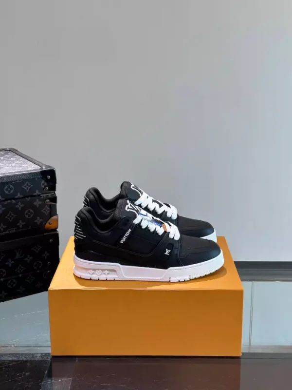 LOUIS VUITTON TRAINER SNEAKERS – LSVT391 - Image 3