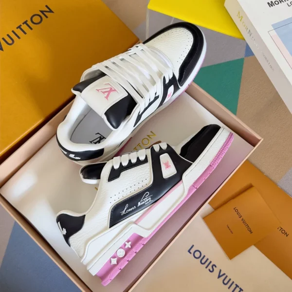 LOUIS VUITTON TRAINER SNEAKERS – LSVT392 - Image 3