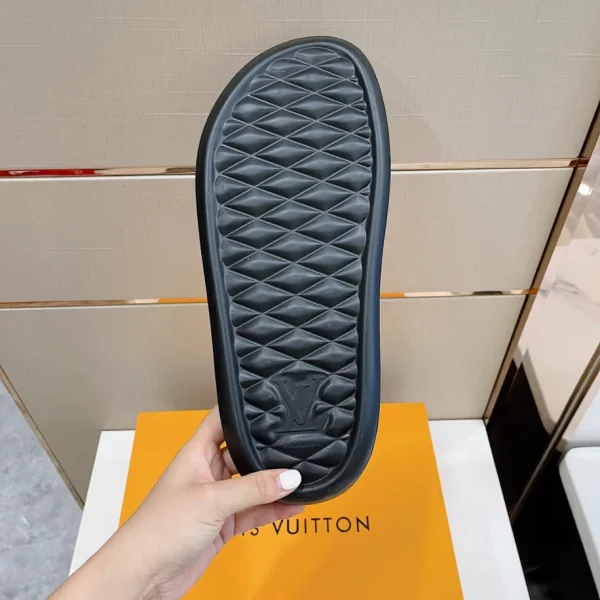 LOUIS VUITTON WATERFRONT MULE – LSVT139 - Image 4
