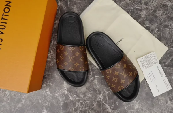 LOUIS VUITTON WATERFRONT MULE – LSVT140 - Image 5