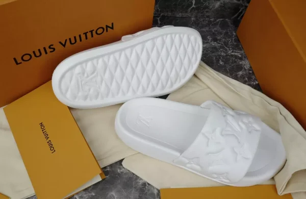 LOUIS VUITTON WATERFRONT MULE – LSVT142 - Image 3