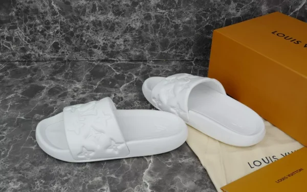 LOUIS VUITTON WATERFRONT MULE – LSVT142 - Image 6
