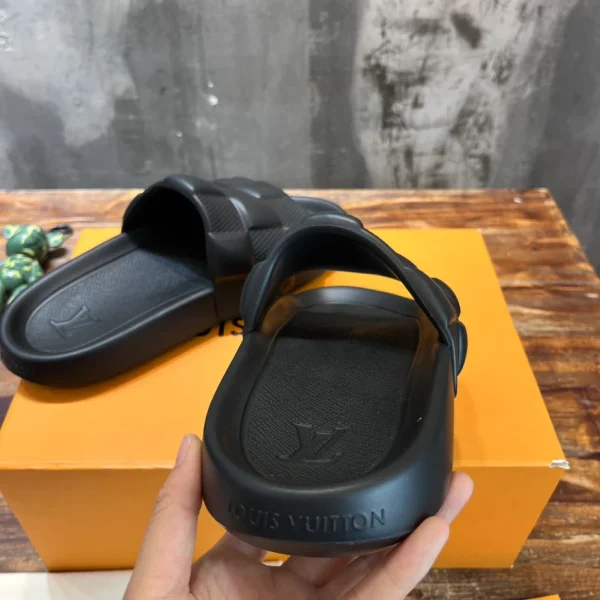LOUIS VUITTON WATERFRONT MULE – LSVT143 - Image 3