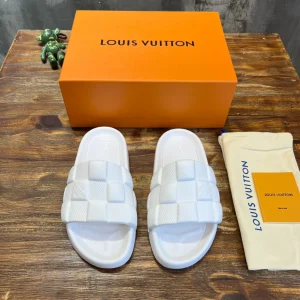 LOUIS VUITTON WATERFRONT MULE – LSVT144