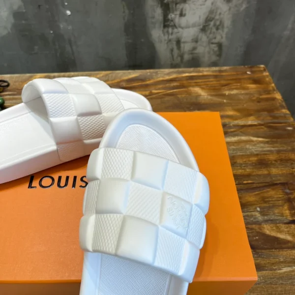 LOUIS VUITTON WATERFRONT MULE – LSVT144 - Image 5