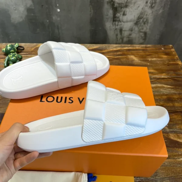 LOUIS VUITTON WATERFRONT MULE – LSVT144 - Image 2