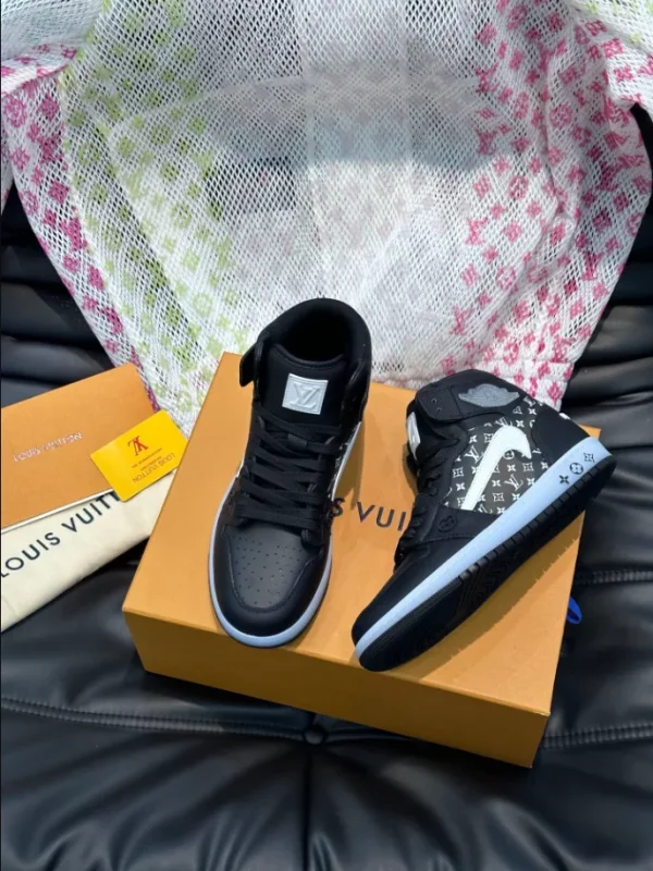 LOUIS VUITTON X NIKE TRAINER SNEAKER – LSVT335 - Image 4