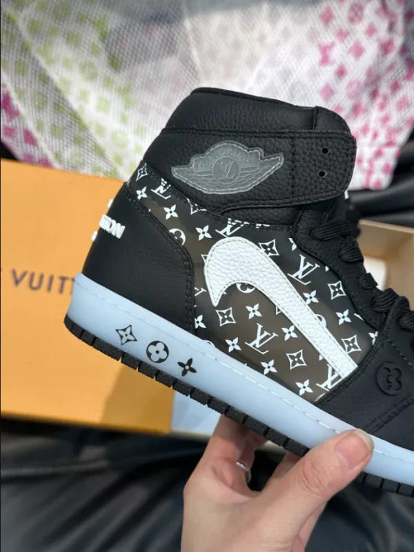 LOUIS VUITTON X NIKE TRAINER SNEAKER – LSVT335 - Image 5