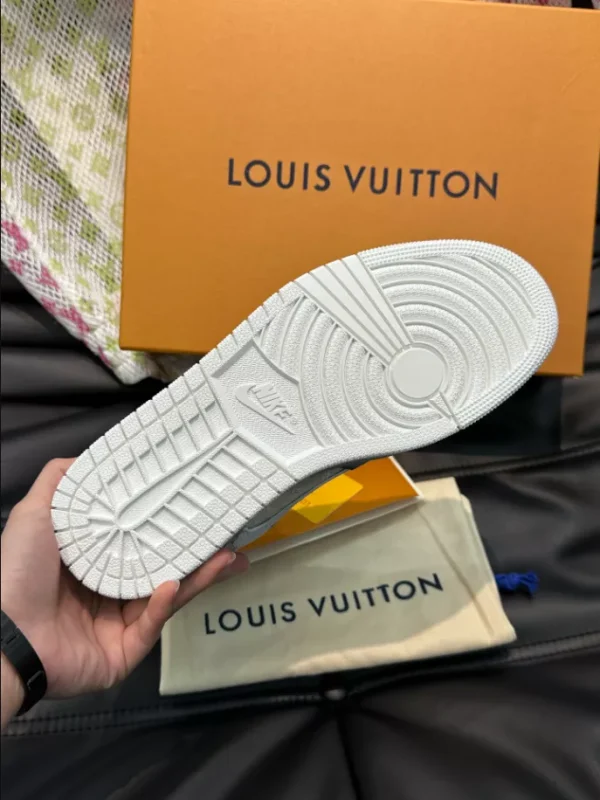 LOUIS VUITTON X NIKE TRAINER SNEAKER – LSVT336 - Image 7