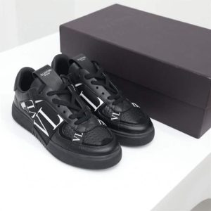 LOW-TOP CALFSKIN VL7N SNEAKER WITH BANDS – VLS029